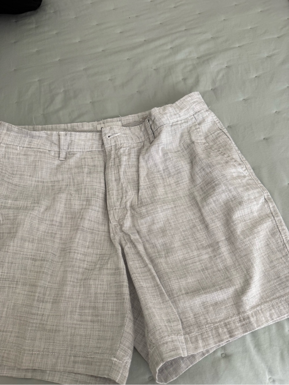 Men’s Goodfellow & Co Light Gray Textured Flat-Front Shorts